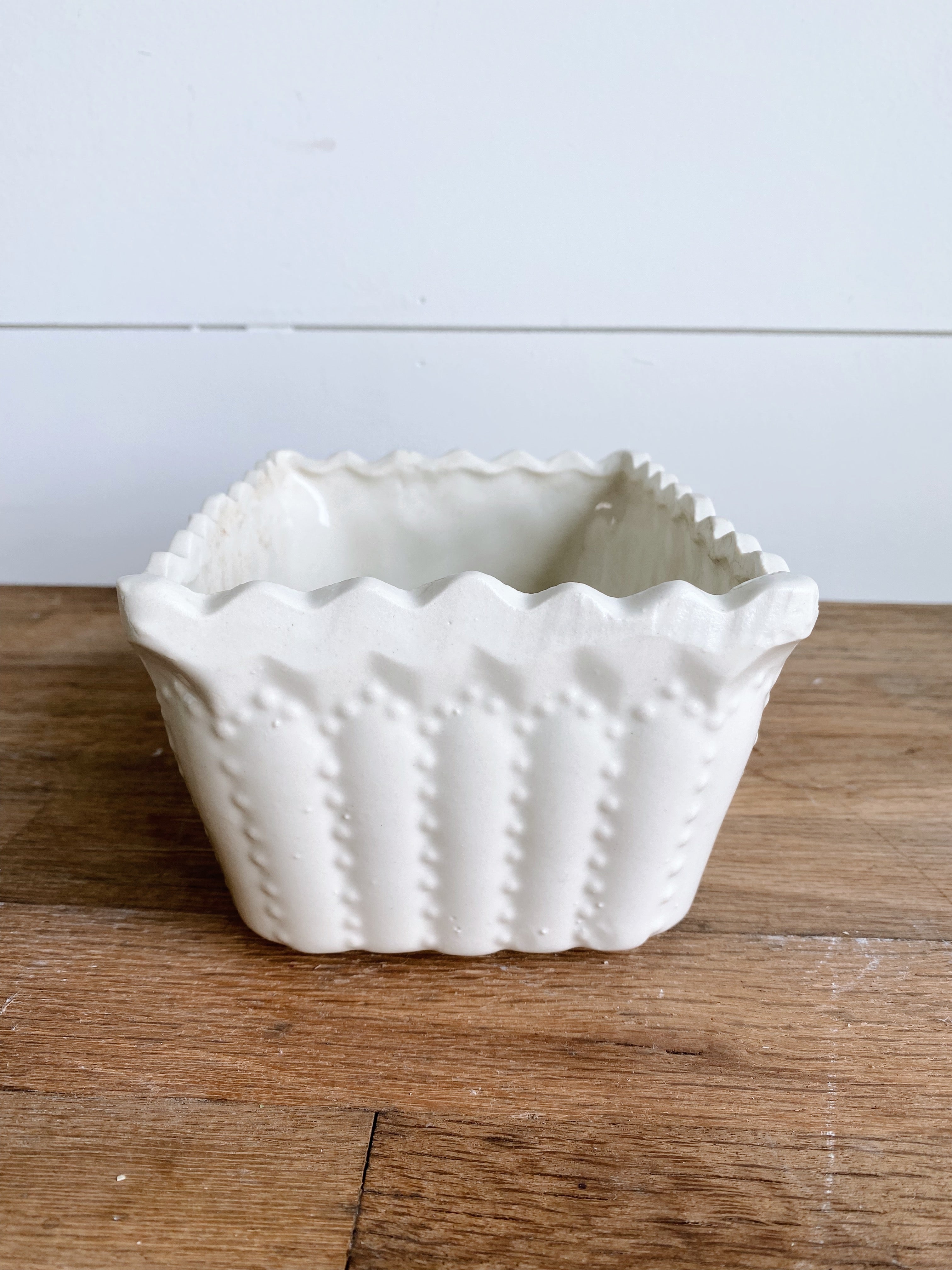 Adorable Vintage Planter with Scalloped Edge