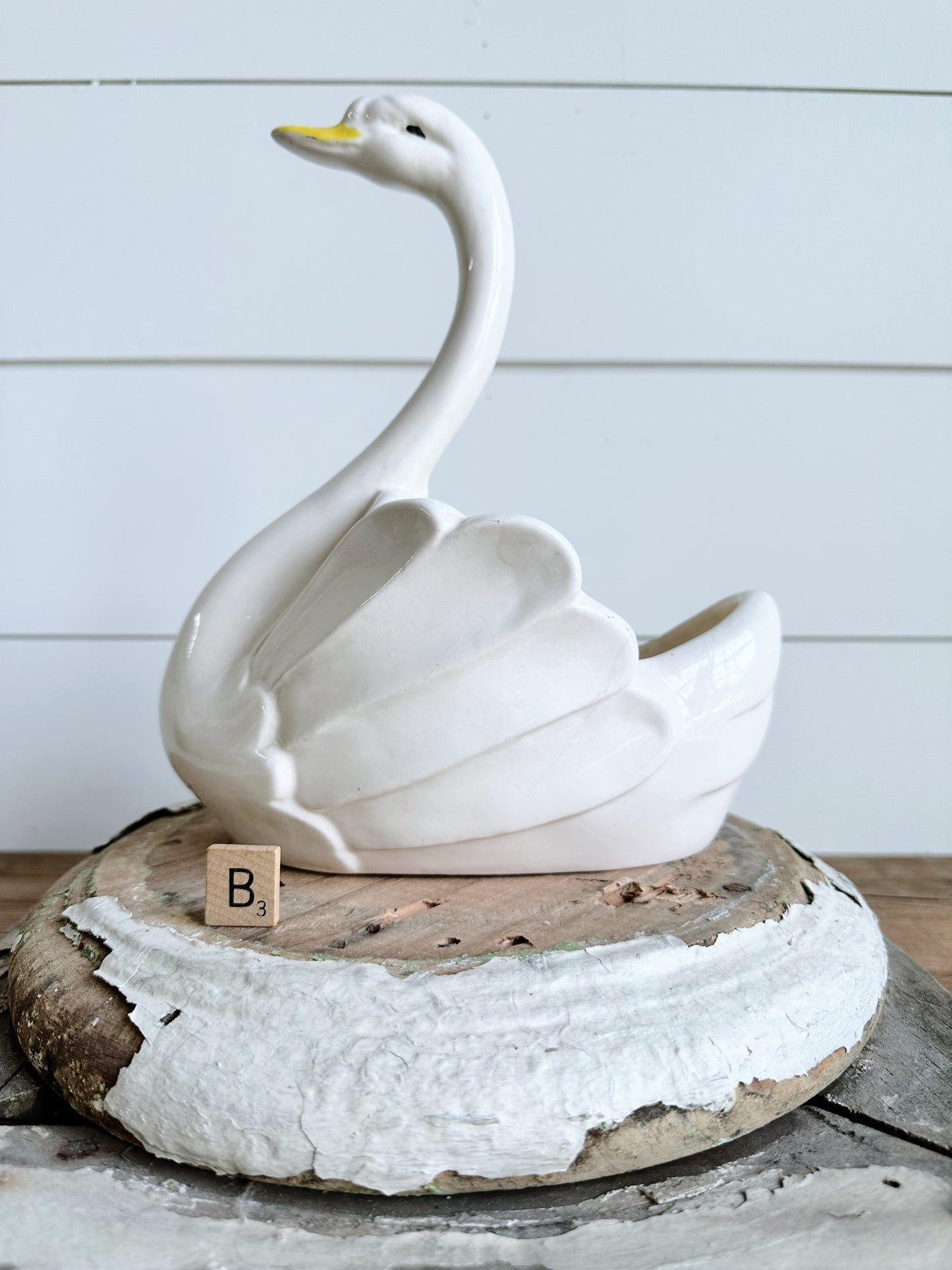 Pretty Vintage Swan Planter