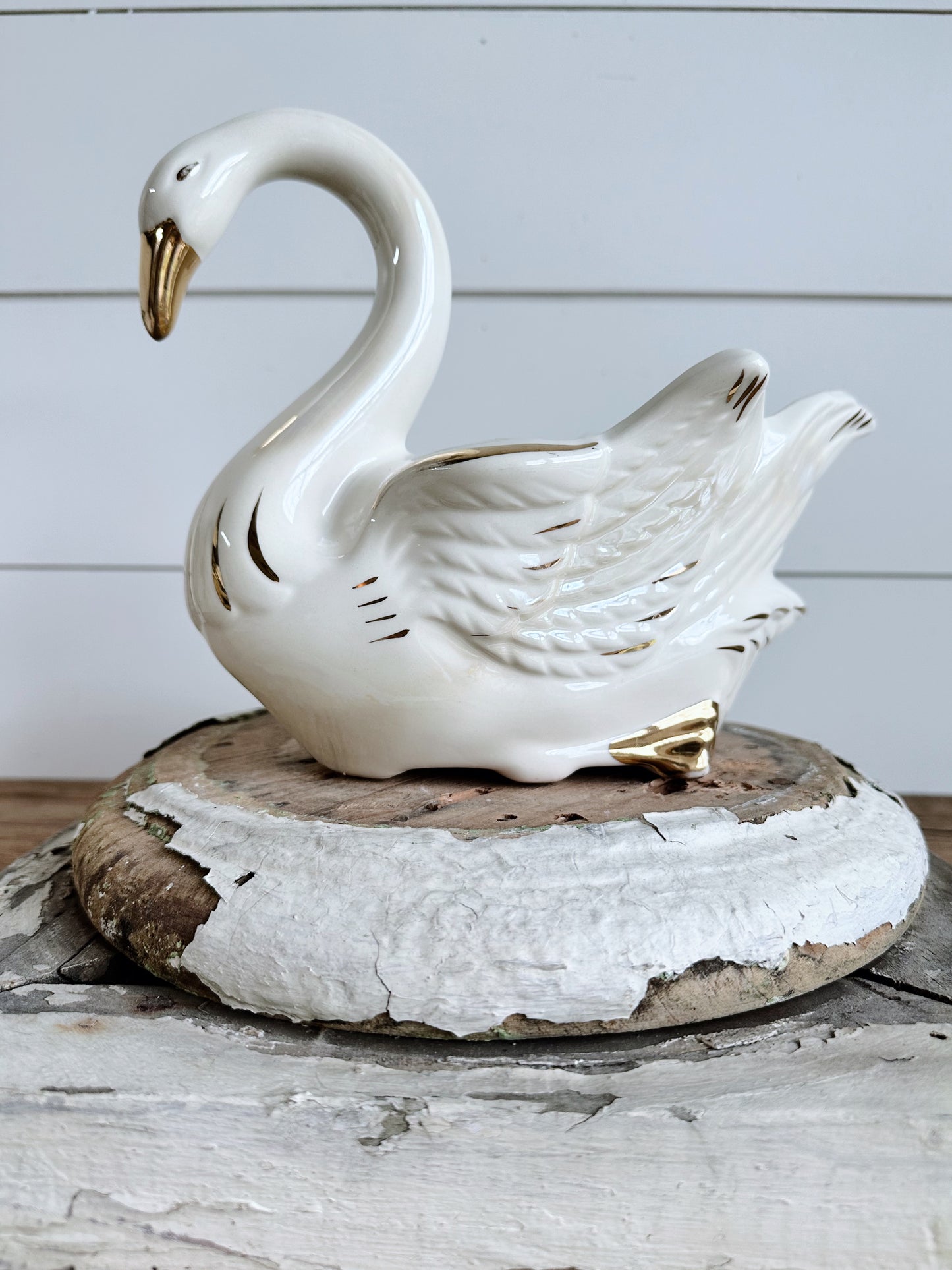 Beautiful Vintage Swan Planter