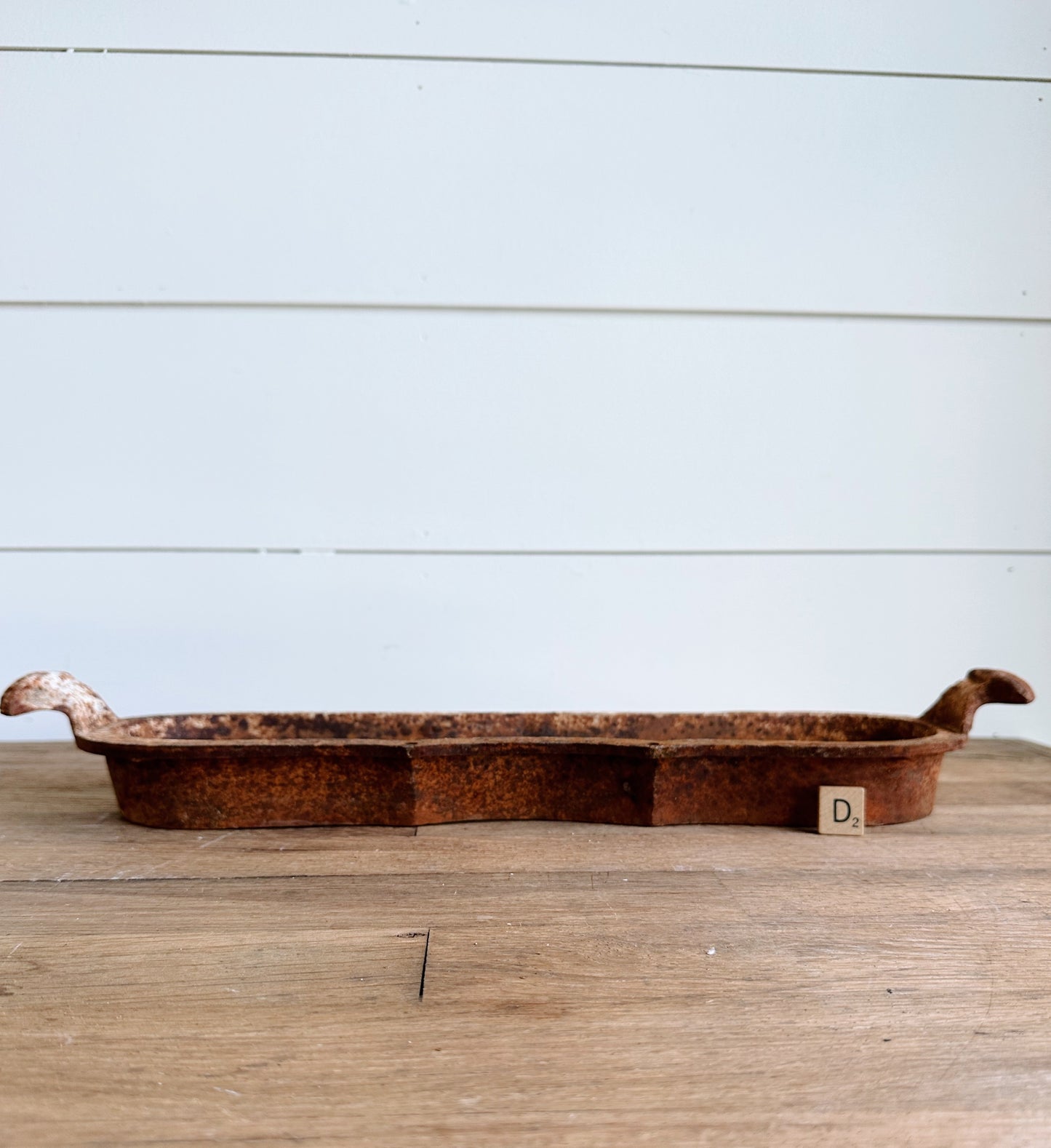 Chippy, Rusty Cast Iron Tray (pots not included)