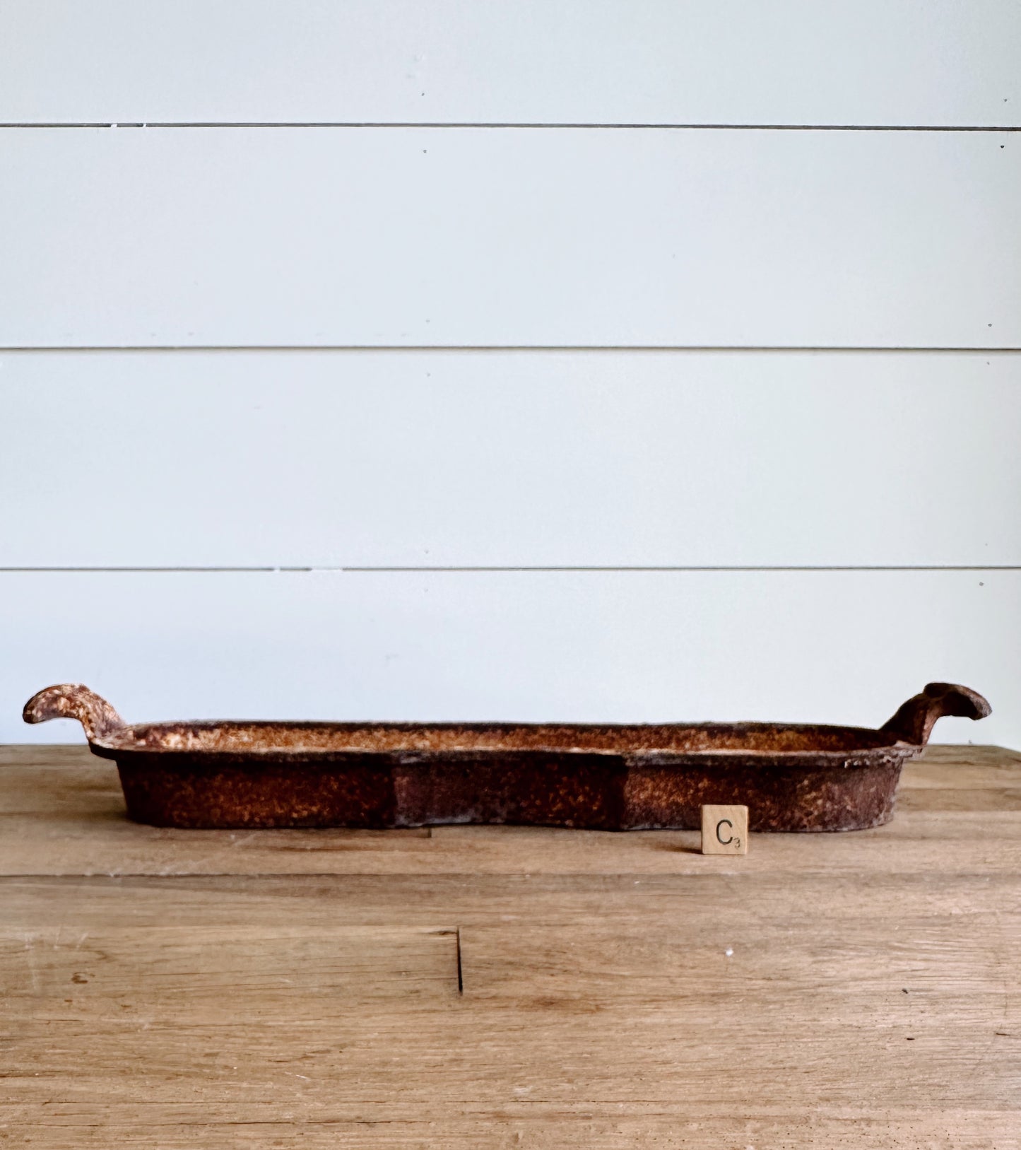 Chippy, Rusty Cast Iron Tray (pots not included)